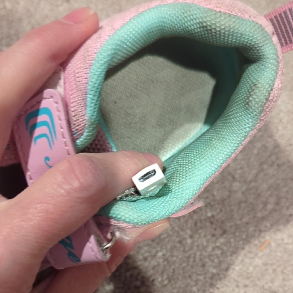 Kids Roller Sneakers! - Picture 5 of 5